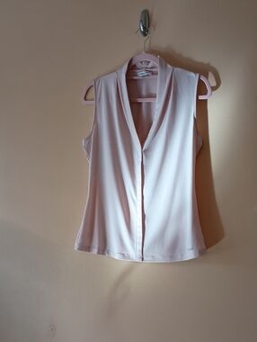 Calvin Klein Sleeveless V-Neck Camisole in Pale Pink, Sz S